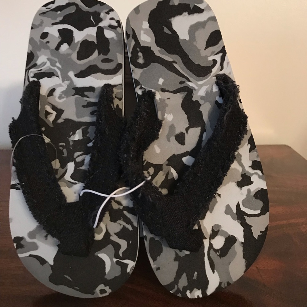 🔴 ON SALE-New Black Cami Frayed Flip Flops